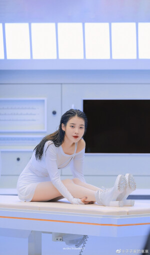 IU 壁纸