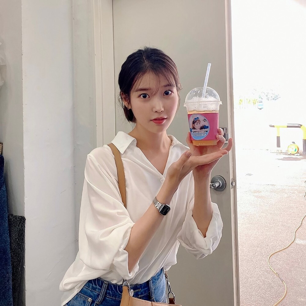 IU 壁纸