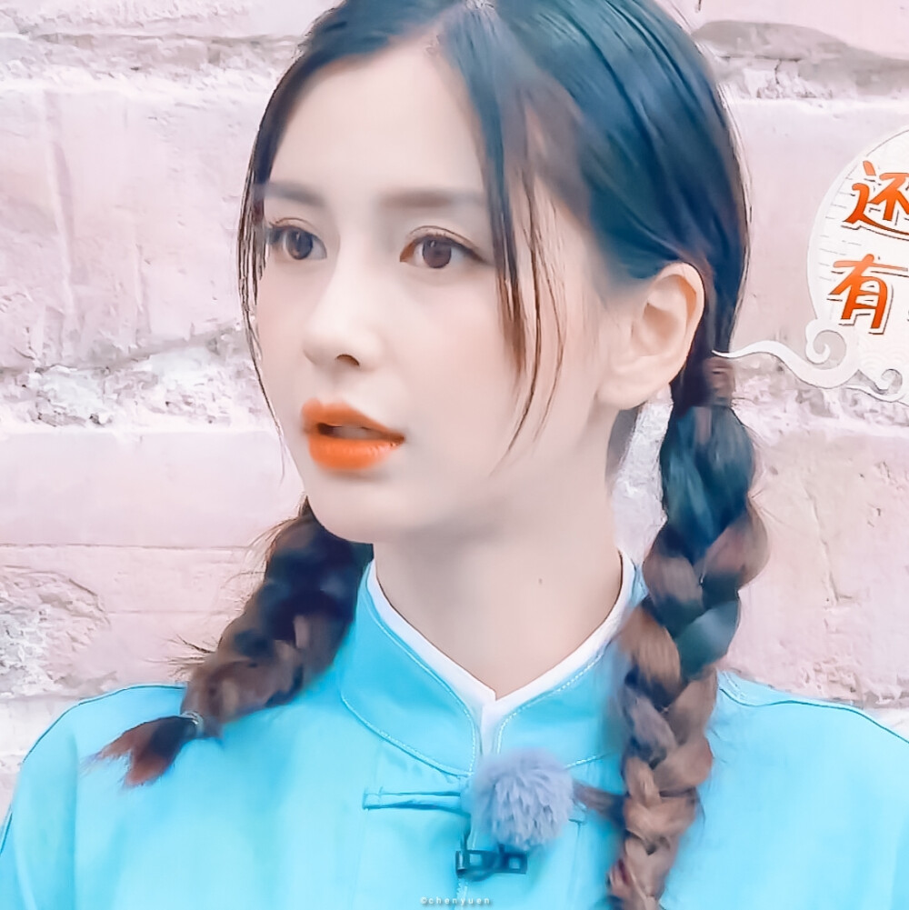 Angelababy/杨颖
礼拿/抱图吱声。