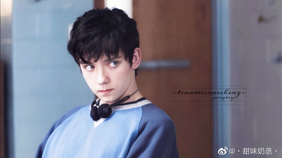 Asa Butterfield
阿沙巴特菲尔德