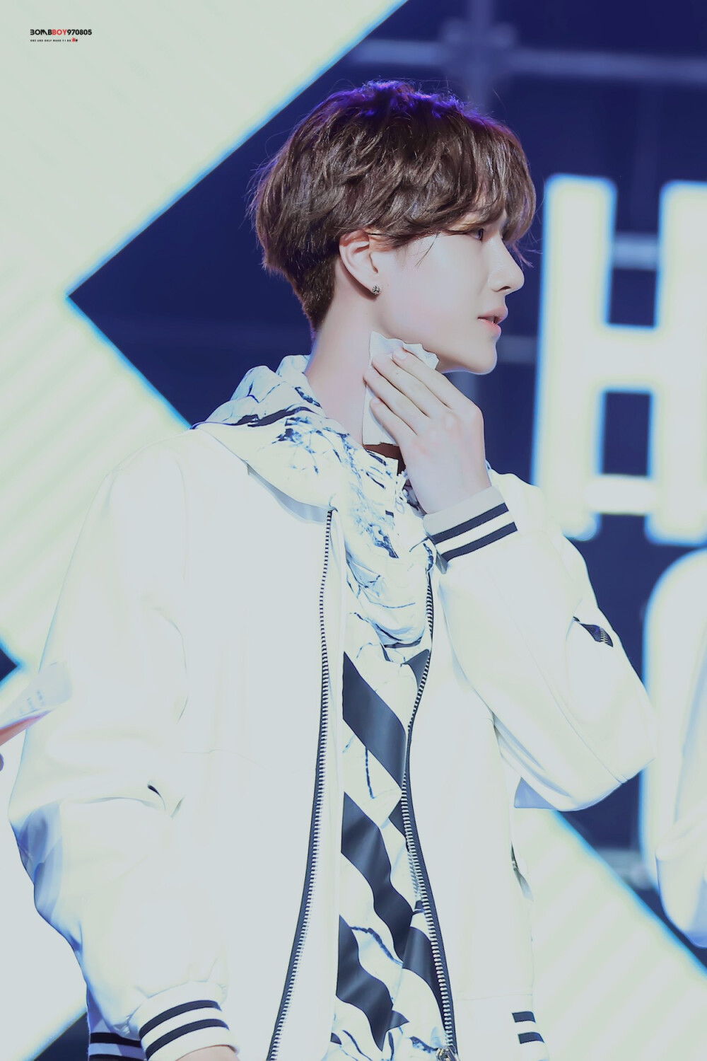 150829郑州嘻哈帮潮流文化节uniq王一博crlogo