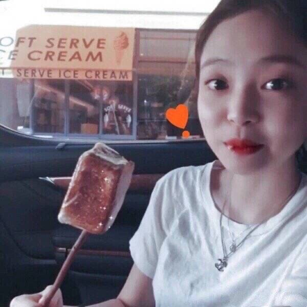 Jennie头像