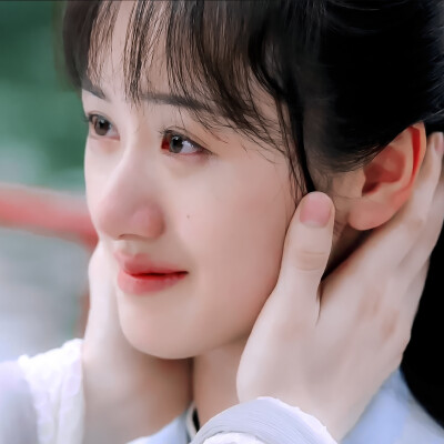 《琉璃》褚璇玑 禹司凤
原图cr.微博ID溺往臆想
“你可以给我讲道理，你可以教我，但是你不要离开我好不好。”
“这一次，你休想把我忘了。” ​​​