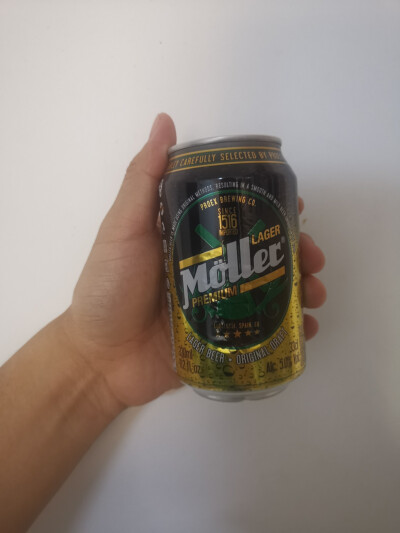 【Moller beer】穆乐啤酒
产地：西班牙
国内经销商：上海开藴国际贸易有限公司
容量：330ml
酒精度：5.0%vol
麦汁浓度：10.6°P 
口感：麦汁浓度纯爽，其他的我喝不来，一口酒酒精过敏。