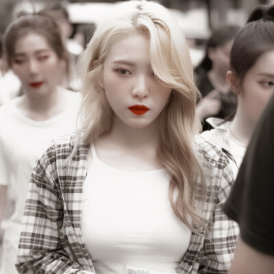 YEIR金艺琳_
“ᗪᗰΟ EᴅᴡᴀʀᴅGᴀᴍɪɴɢ EDG ”
cr.adorablecandy81
我是L-Morishima