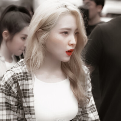 YEIR金艺琳_
“ᗪᗰΟ EᴅᴡᴀʀᴅGᴀᴍɪɴɢ EDG ”
cr.adorablecandy81
我是L-Morishima