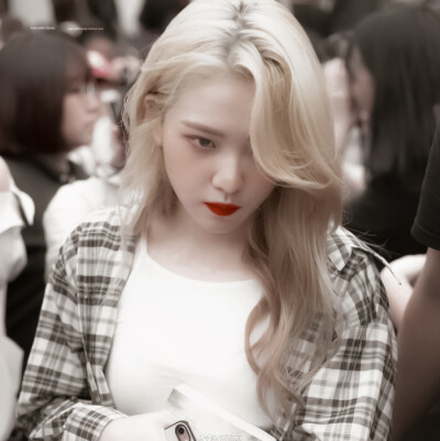 YEIR金艺琳_
“ᗪᗰΟ EᴅᴡᴀʀᴅGᴀᴍɪɴɢ EDG ”
cr.adorablecandy81
我是L-Morishima