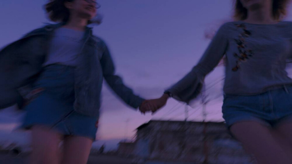 医用血袋 照镜 海浪 花 键盘 血 拉手 水下 画画素材‖苏稚童