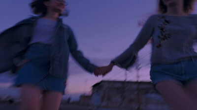 医用血袋 照镜 海浪 花 键盘 血 拉手 水下 画画素材‖苏稚童