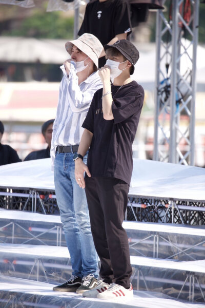 每一次的同框都让人激动不已
洪天逸&林乐杰