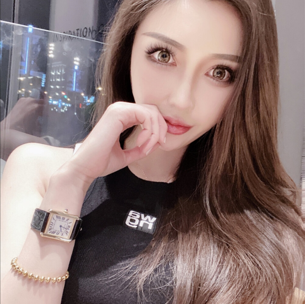 女头
诗梦瑶