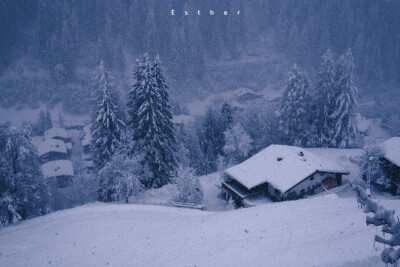阿尔卑斯小镇一场雪