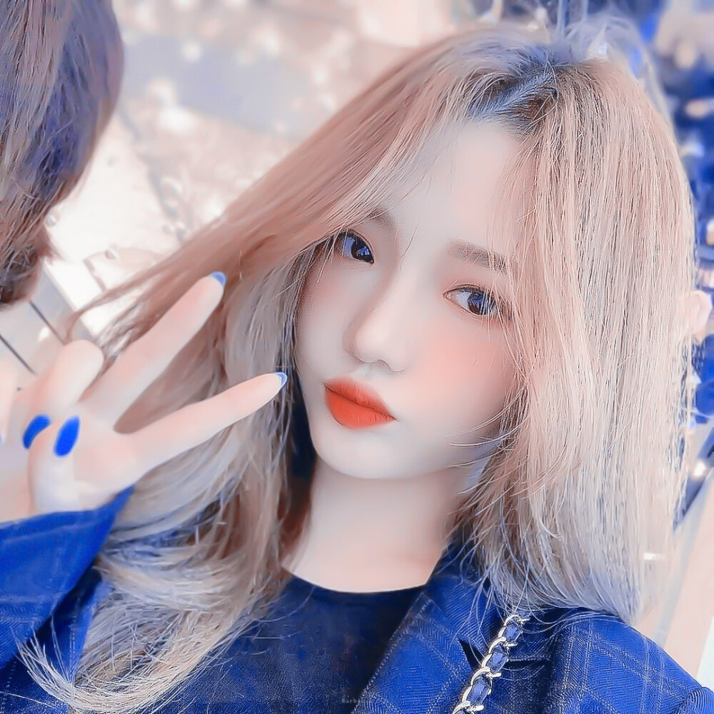 
★fromis_9卢知宣
