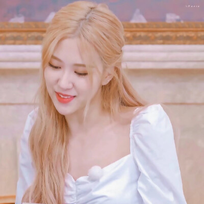 ROSÉ
cr.vb初恋桃酥