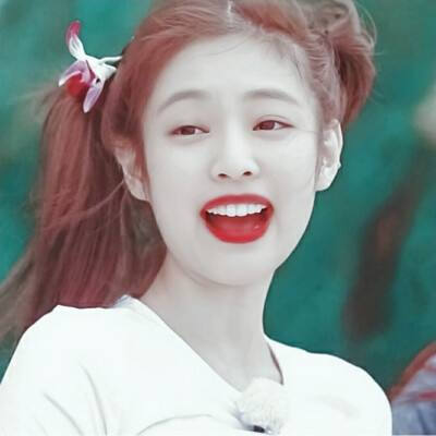 ☺︎ 甜糯jennie ☺︎
♡ 人间香奈儿 ♡ 