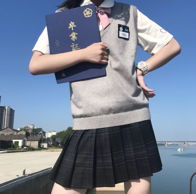 jk制服女生头像(碳灰)