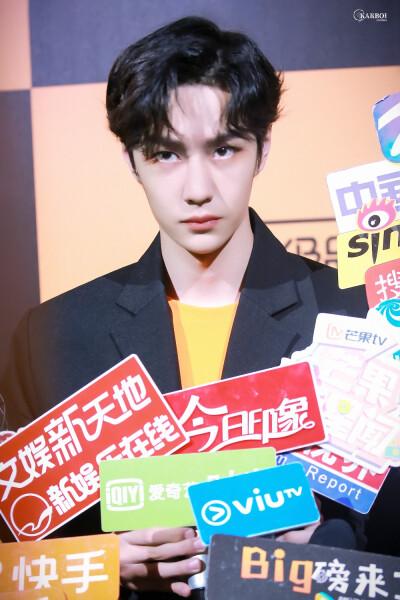 190507 植村秀品牌活动 @UNIQ-王一博 cr:logo