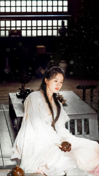 袁冰妍。褚璇玑