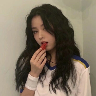 #闺蜜头像#
遇见你满是心酸皆是遗憾.