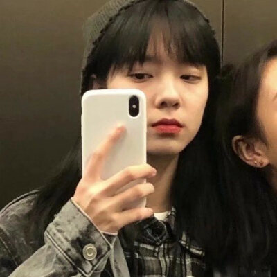 #闺蜜头像#
遇见你满是心酸皆是遗憾.