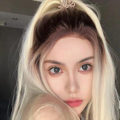 #闺蜜头像#
遇见你满是心酸皆是遗憾.