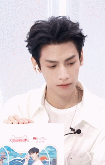 罗云熙 cr •图片logo 