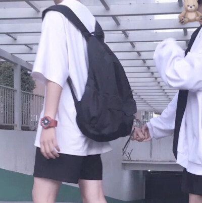 也祝今年秋天陪在你身边的人 明年依旧.