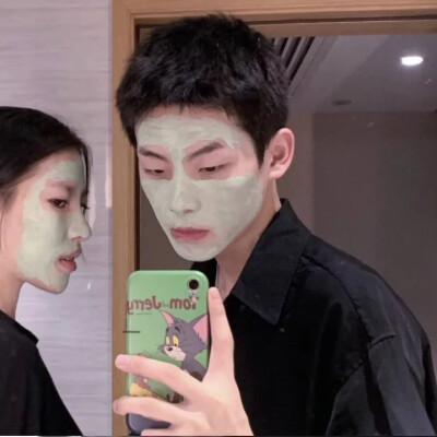 也祝今年秋天陪在你身边的人 明年依旧.