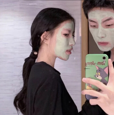 也祝今年秋天陪在你身边的人 明年依旧.