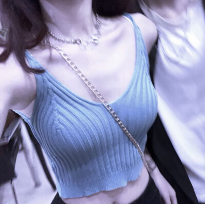 值得的人不需要你跑着靠近.