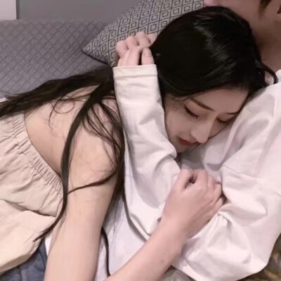 值得的人不需要你跑着靠近.