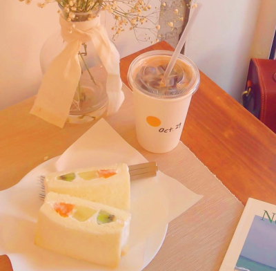 ·教师节·
还记得你最喜欢的老师姓什么嘛？
评论区接龙“✘老师”
