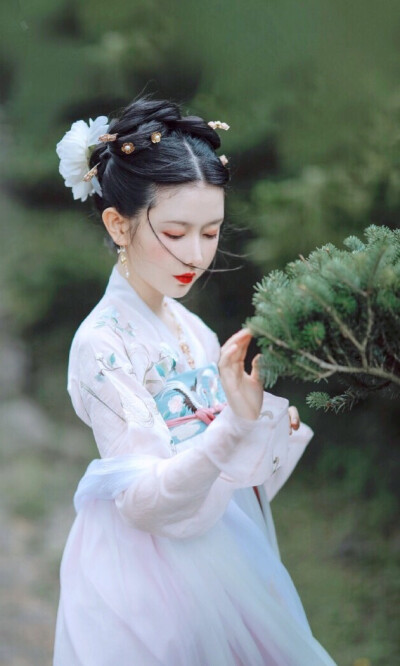 汉服，古风，写真，清新，唯美，女头，背景，壁纸，古风壁纸，古风背景，美女壁纸 ，美女头像，by❀.ʚ楼语烟ɞ.