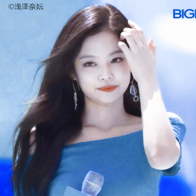 JENNIE
原截易怡
一个蓝调嘿嘿嘿