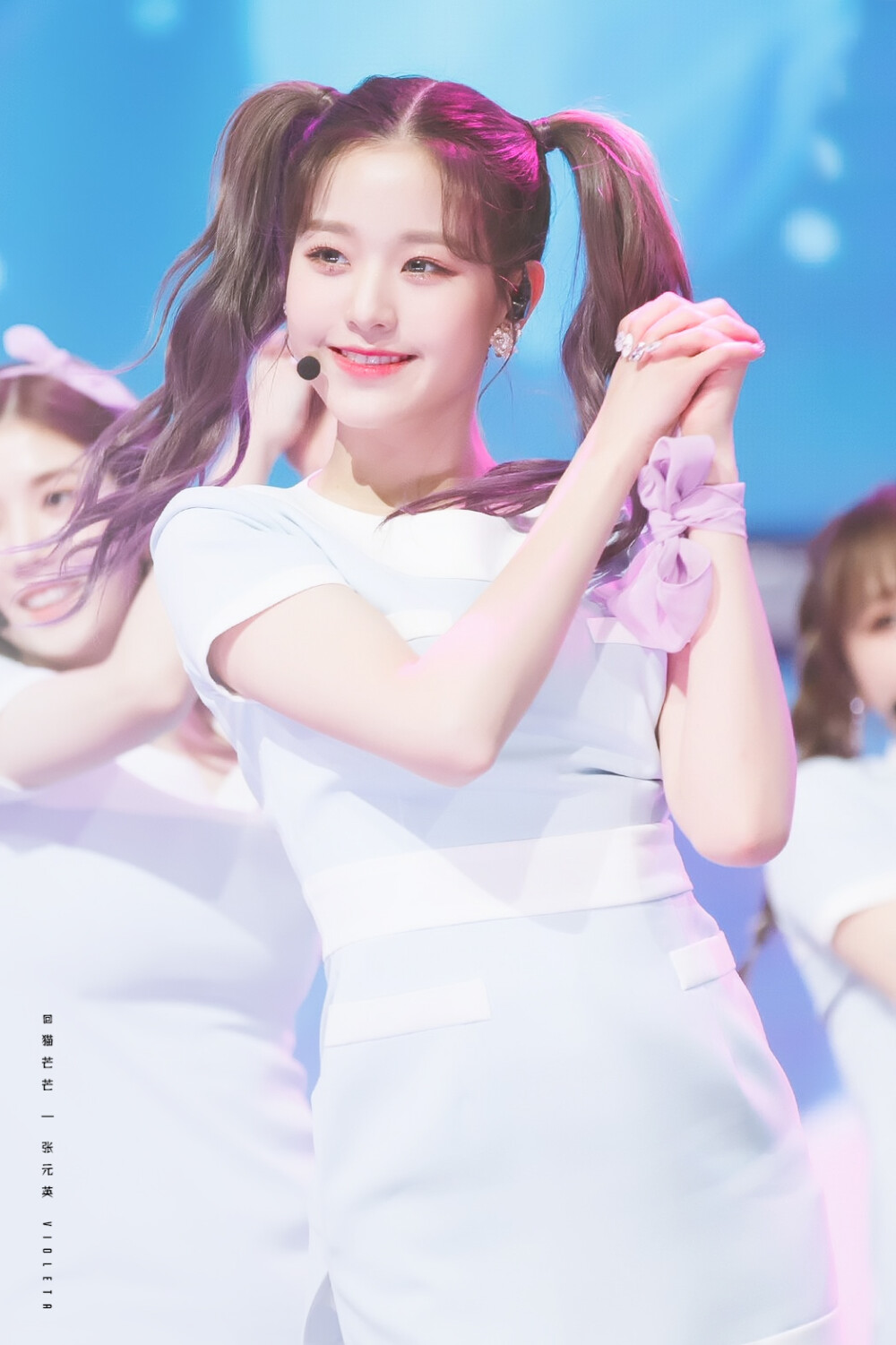 izone张元英手机壁纸