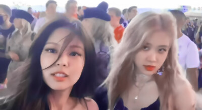 ©尤小七
看简介