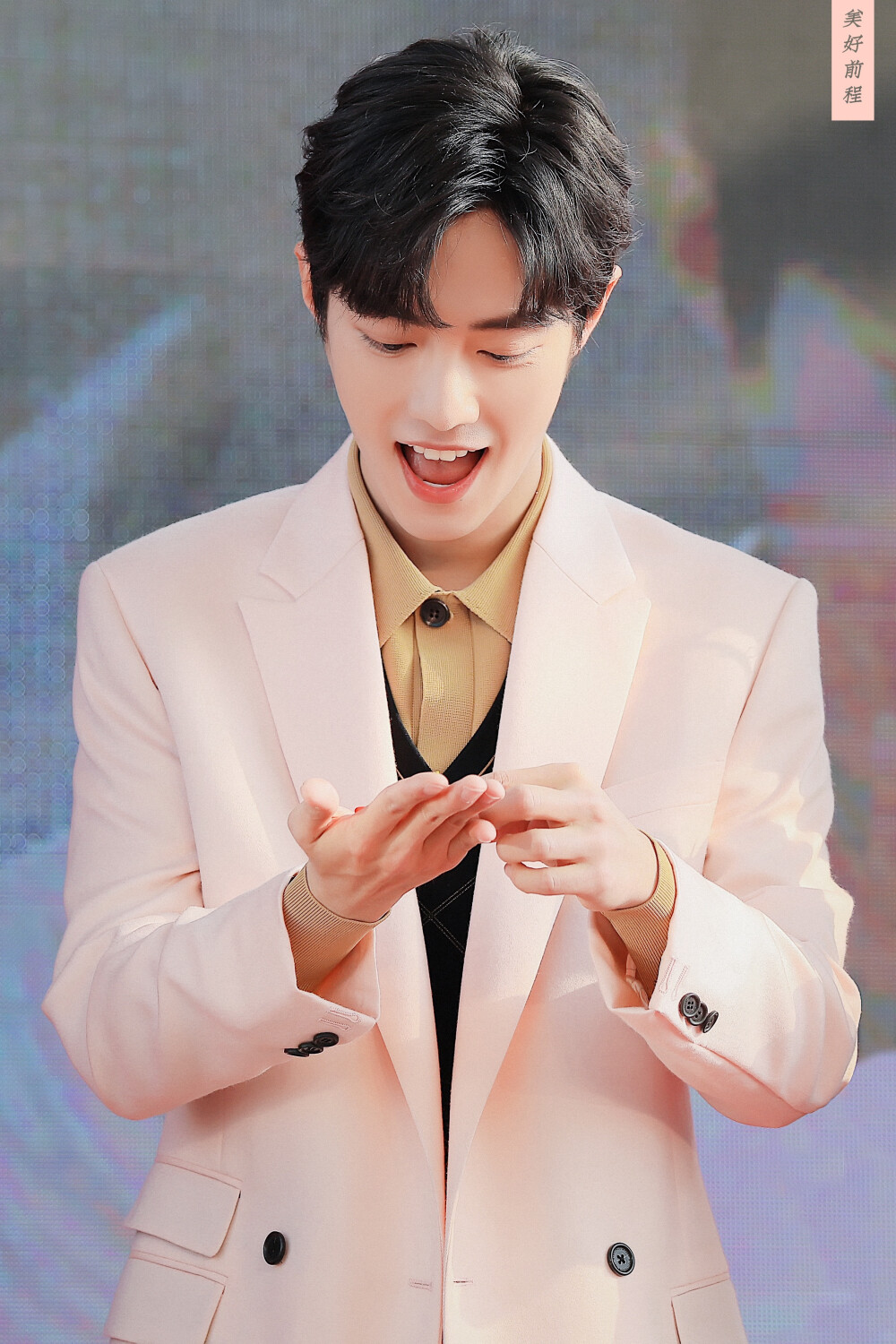 肖烟四起，为战而来❤『禁二改&商用&抹logo&制作应援物，出处微博Buenfuturo·肖战』