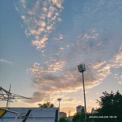 晚霞 天空