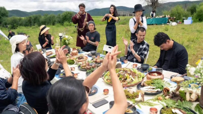 房车旅行 团建派对 生日轰趴
给闺蜜 家人 女朋友 男朋友一个特别的纪念日生日体验