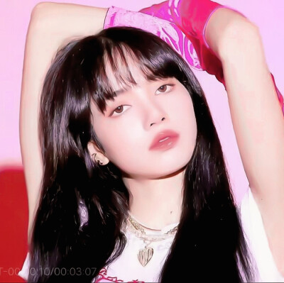 ♡⃝Lisa
肩膀有点痒可能在长小翅膀
原©边世妍