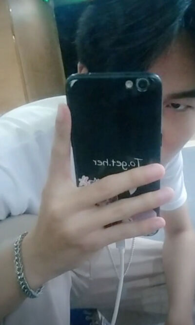 谁要帅气的小哥哥啊，私聊我，给QQ