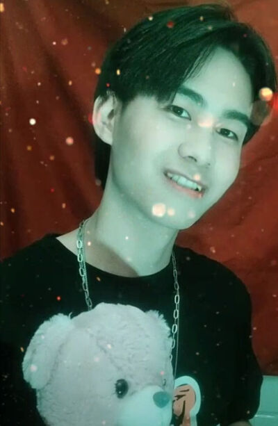 谁要帅气的小哥哥啊，私聊我，给QQ