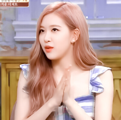 ROSÉ
原截：郑安语