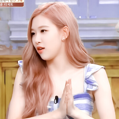 ROSÉ
原截：郑安语