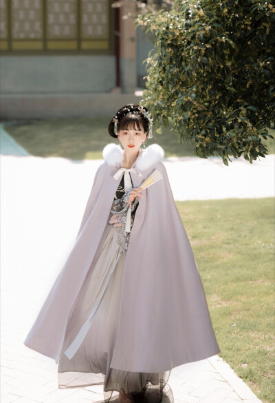 花儿花儿为谁开.一年春去春又来。