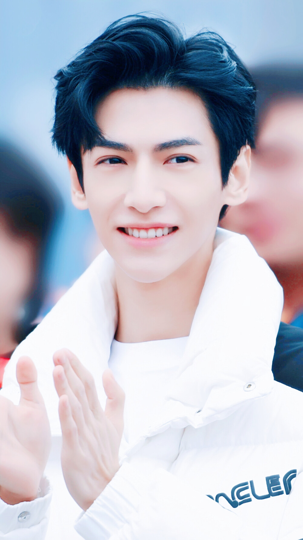 半是蜜糖半是伤袁帅罗云熙