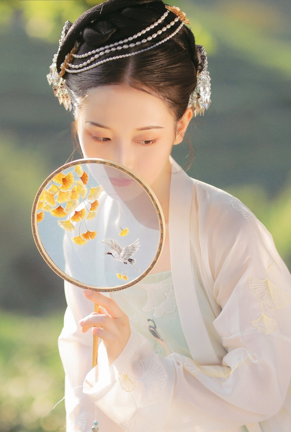 世界上愈是黑白分明的事情愈是要出错的。