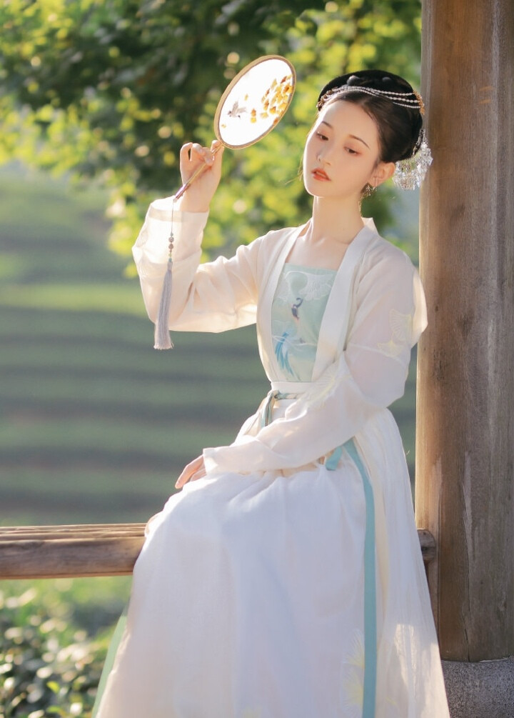 世界上愈是黑白分明的事情愈是要出错的。