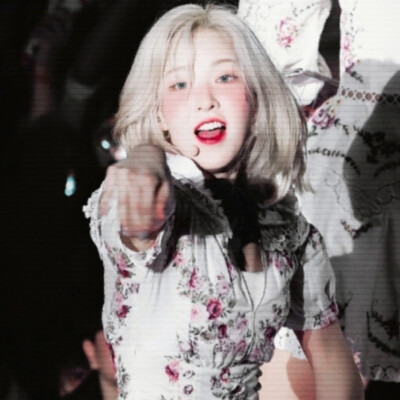 
©r.HoneylsSweet
头发和你一样难干