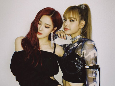 rosie with lisa
五花肉cp
拿图请收藏专辑